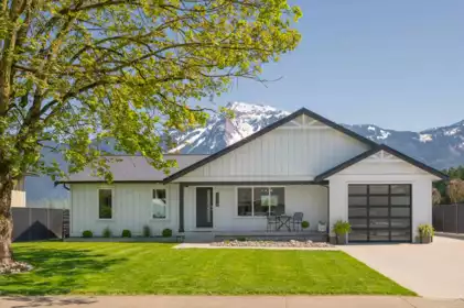 1716 Agassiz Avenue, Agassiz, BC, Agassiz — Single Family Residence for sale