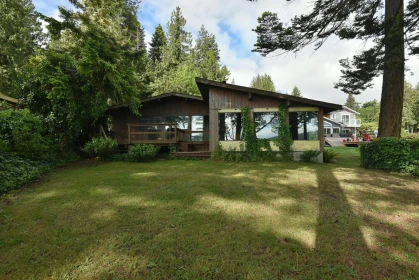 Breakfast Nook Photo of 7638 Eureka Avenue, Halfmoon Bay, BC