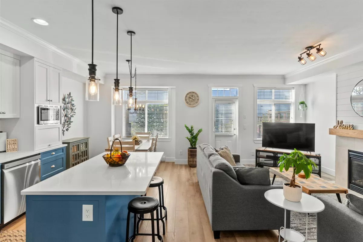 Exterior Front Photo of 4 4910 Central Avenue, Ladner, BC