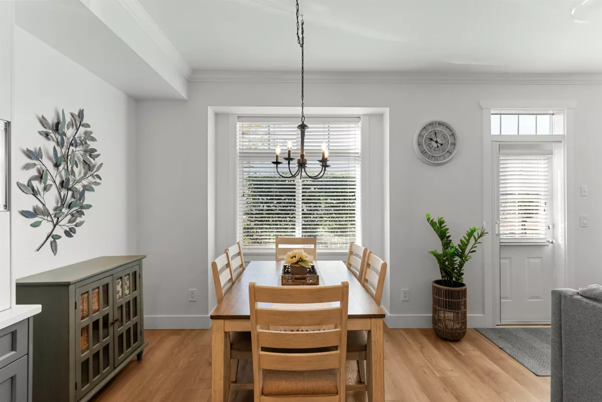 Family Room Photo of 4 4910 Central Avenue, Ladner, BC