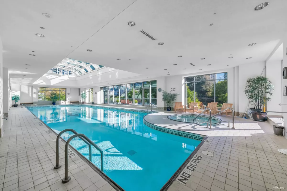 Backyard Photo of 1304 323 Jervis Street, Vancouver, BC