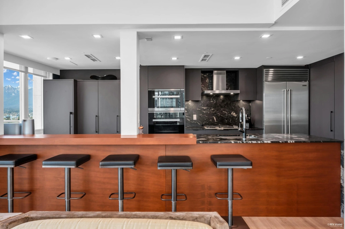 Dining Area Photo of 1304 323 Jervis Street, Vancouver, BC