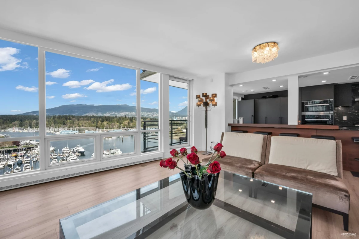 Family Room Photo of 1304 323 Jervis Street, Vancouver, BC