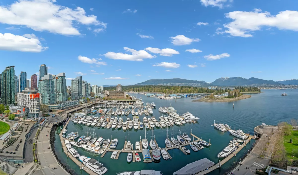 Fitness Center Photo Near 1304 323 Jervis Street, Vancouver, BC