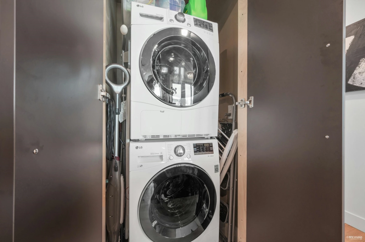 Laundry Room Photo of 1304 323 Jervis Street, Vancouver, BC