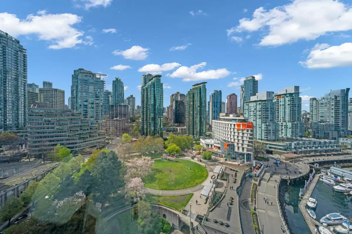 Neighborhood Park Photo Near 1304 323 Jervis Street, Vancouver, BC