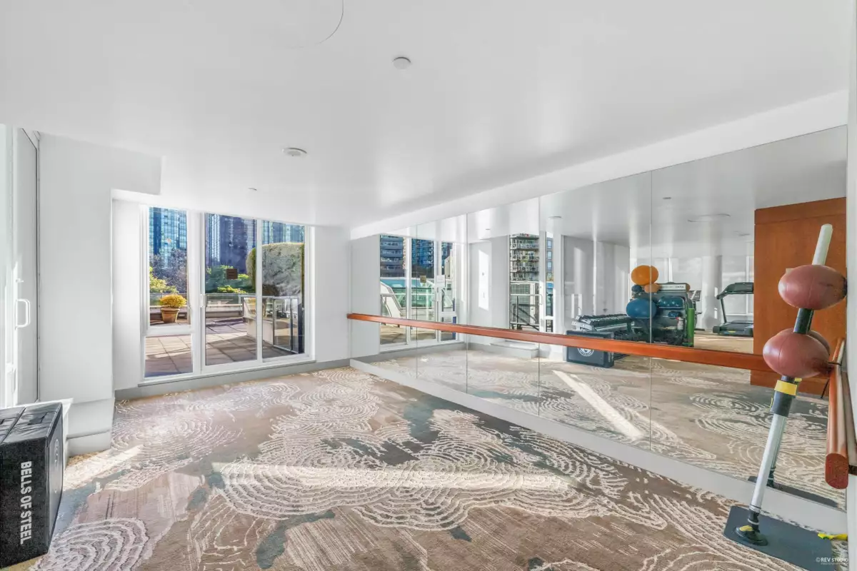 Outdoor Deck Photo of 1304 323 Jervis Street, Vancouver, BC