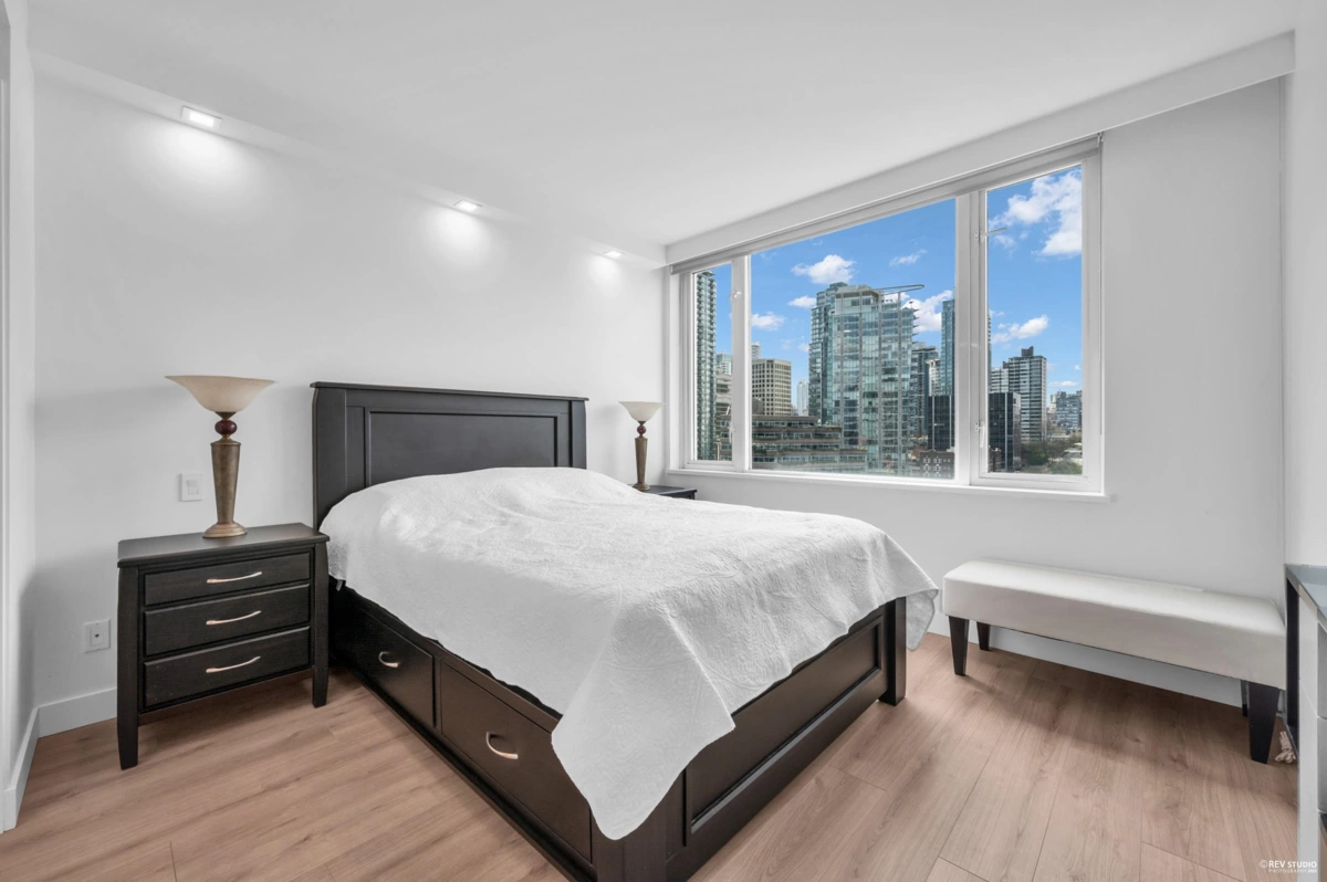 Powder Room Photo of 1304 323 Jervis Street, Vancouver, BC