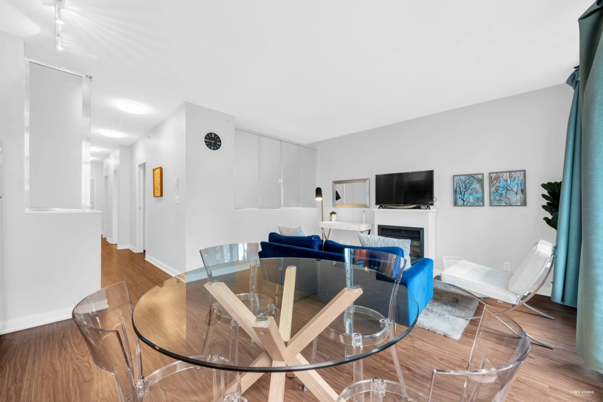 Kitchen Island Photo of 406 1249 Granville Street, Vancouver, BC