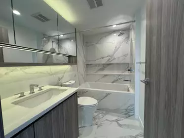 Primary Bathroom Photo of 2409 13768 100 Avenue, Surrey, BC