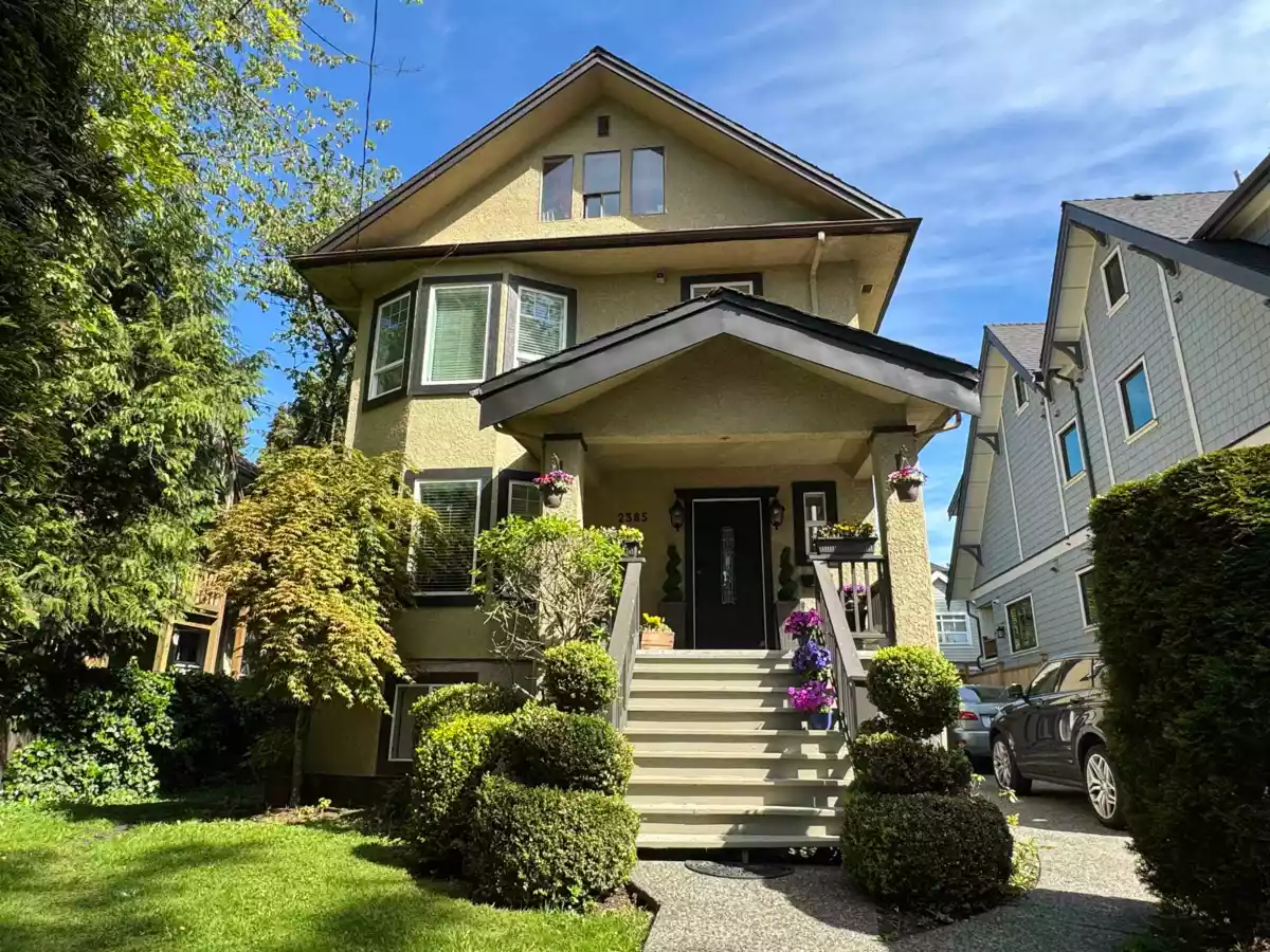 Exterior Front Photo of 2385 W 7th Avenue, Vancouver, BC