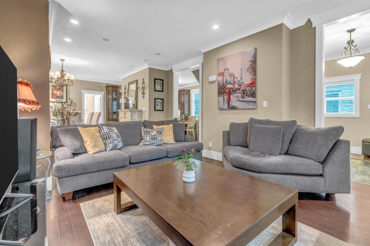 Living Room Photo of 2385 W 7th Avenue, Vancouver, BC