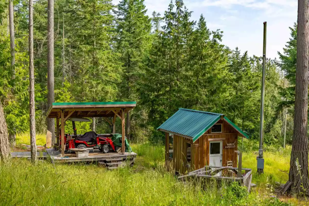 Garage Interior Photo of 1-861 E Bluff Road, Galiano Island, BC