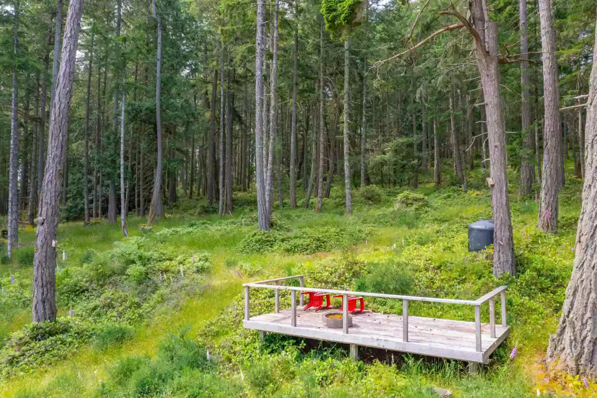 Kitchen Photo of 1-861 E Bluff Road, Galiano Island, BC