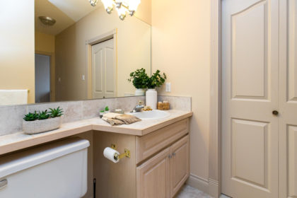 Entry Foyer Photo of 2780 St Moritz Way, Abbotsford, BC