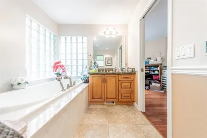 Kitchen Photo of 14636 18 Avenue, Surrey, BC