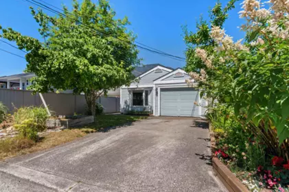 563 Douglas Street, Hope, BC, Hope — Single Family Residence for sale