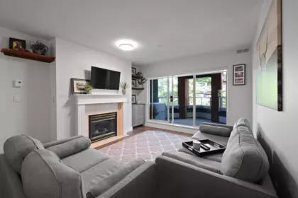 306 128 W 8th Street, North Vancouver, BC, North Vancouver — Apartment/Condo for sale