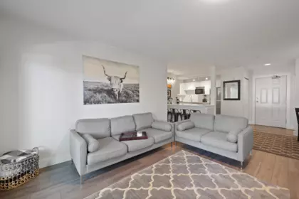 306 128 W 8th Street, North Vancouver, BC, North Vancouver — Apartment/Condo for sale