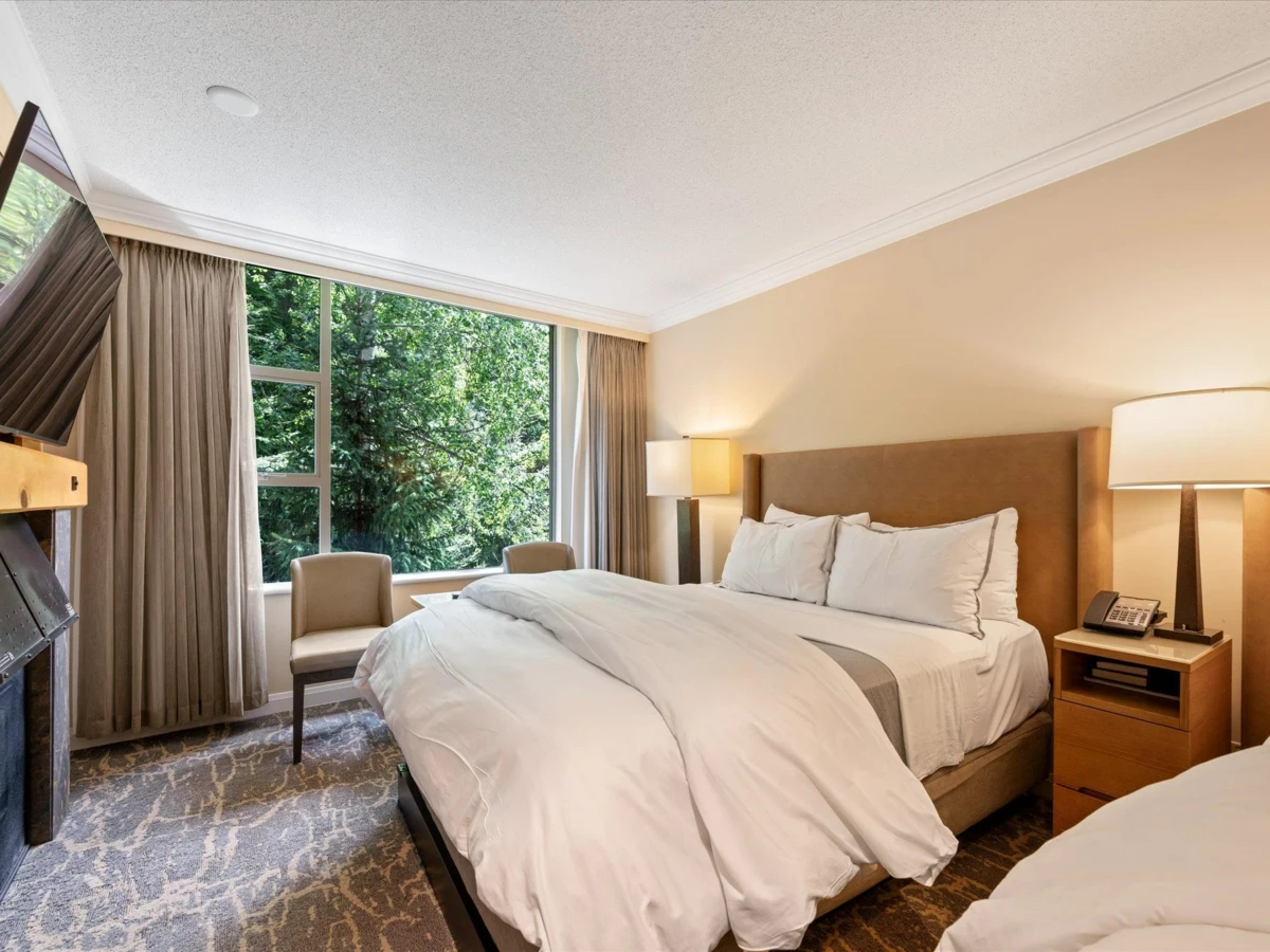 Breakfast Nook Photo of 670 4090 Whistler Way, Whistler, BC