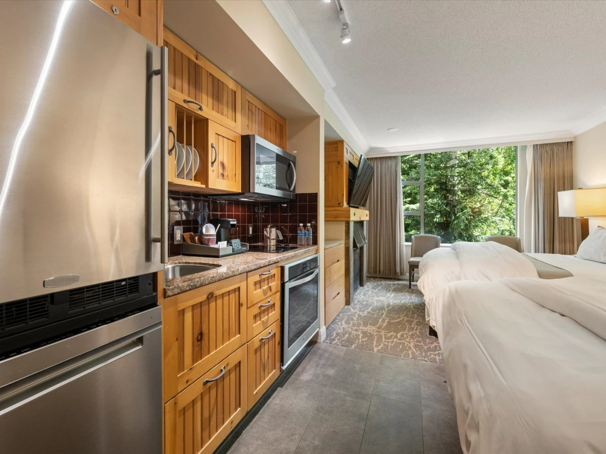 Dining Area Photo of 670 4090 Whistler Way, Whistler, BC