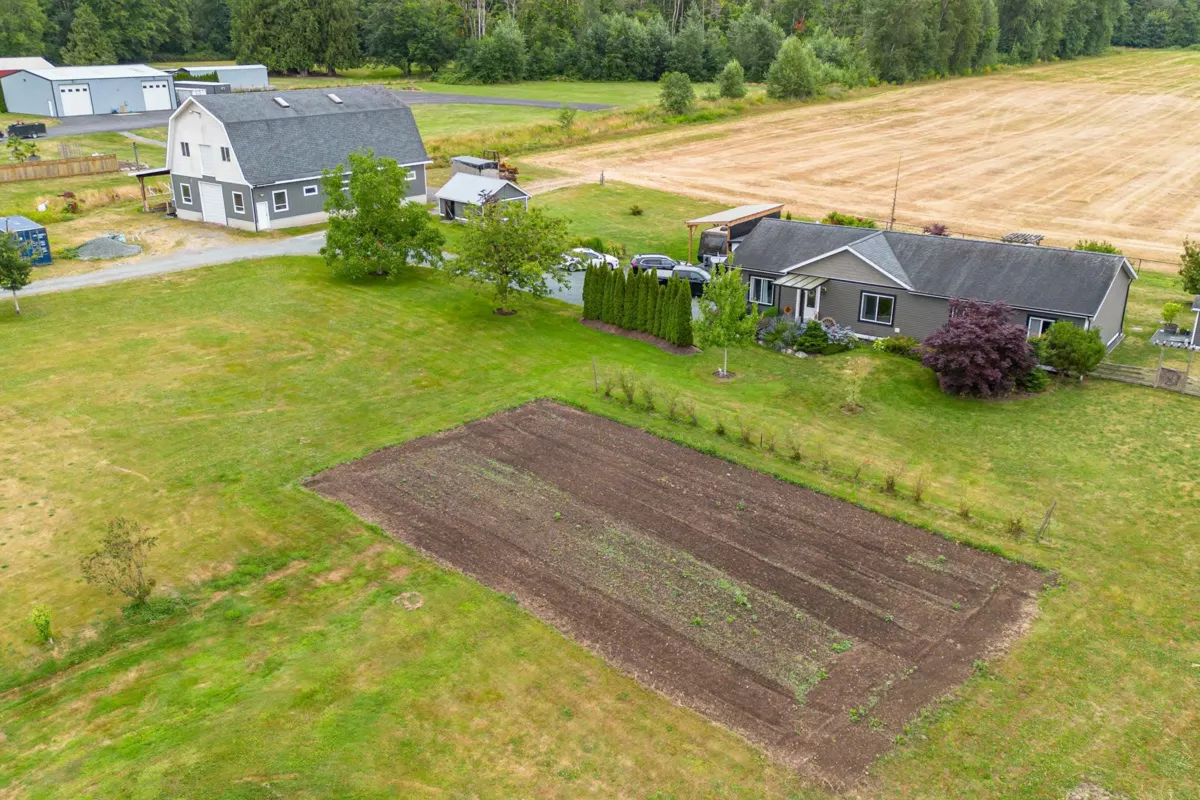 Front Yard Photo of 21370 24 Avenue, Langley, BC