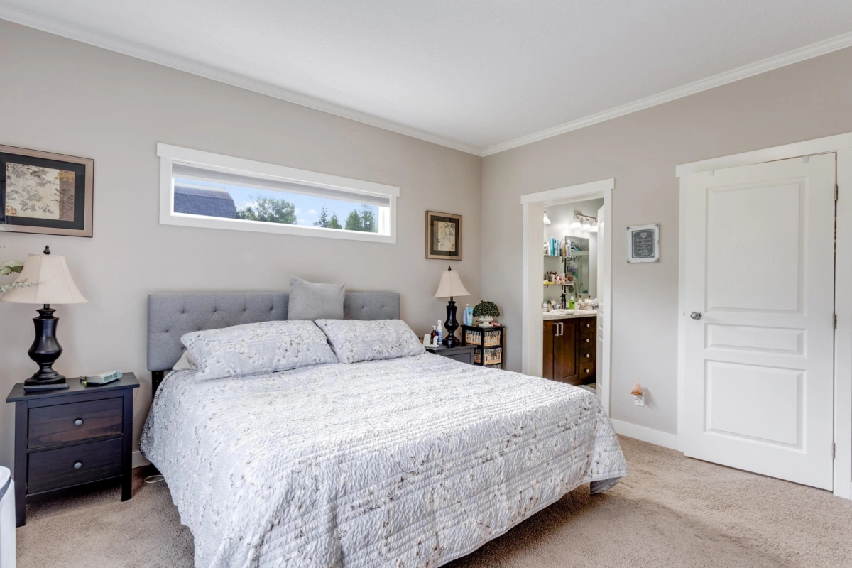 Guest Bathroom Photo of 21370 24 Avenue, Langley, BC