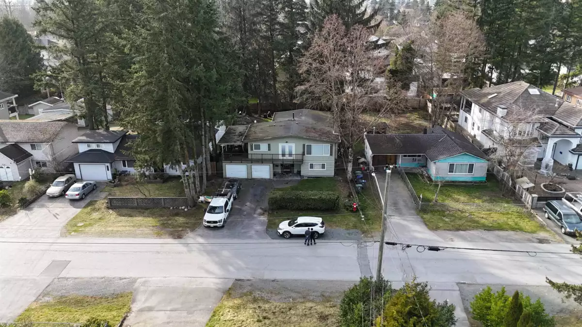 Exterior Front Photo of 10669 142 Street, Surrey, BC