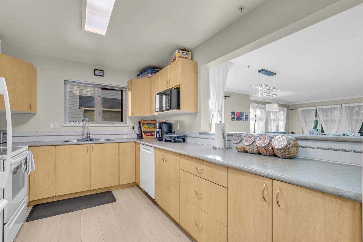 Family Room Photo of 210 15220 Guildford Drive, Surrey, BC