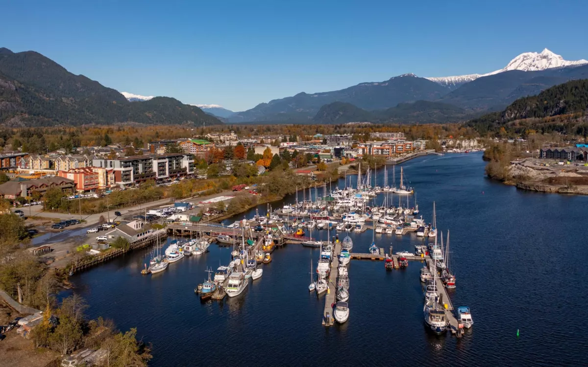 Kitchen Photo of 402 1365 Victoria Street, Squamish, BC