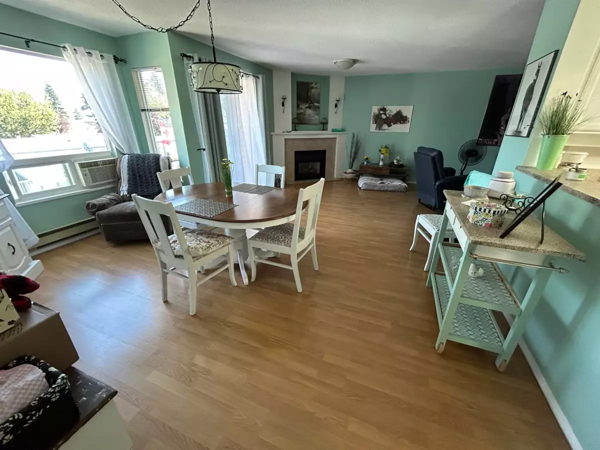 Breakfast Nook Photo of 305 9295 122 Street, Surrey, BC