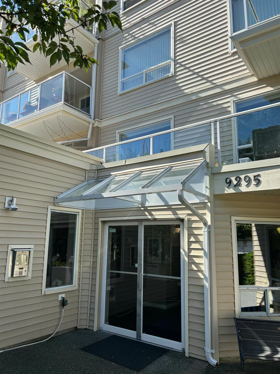 Dining Area Photo of 305 9295 122 Street, Surrey, BC