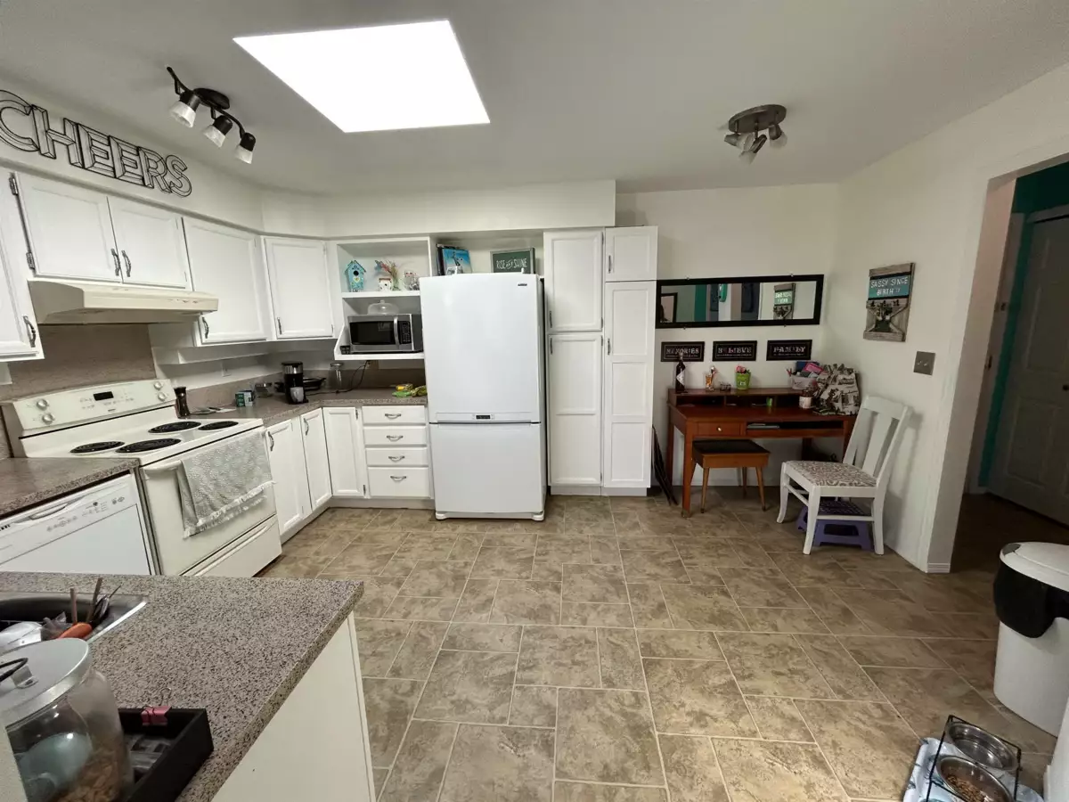 Primary Bathroom Photo of 305 9295 122 Street, Surrey, BC