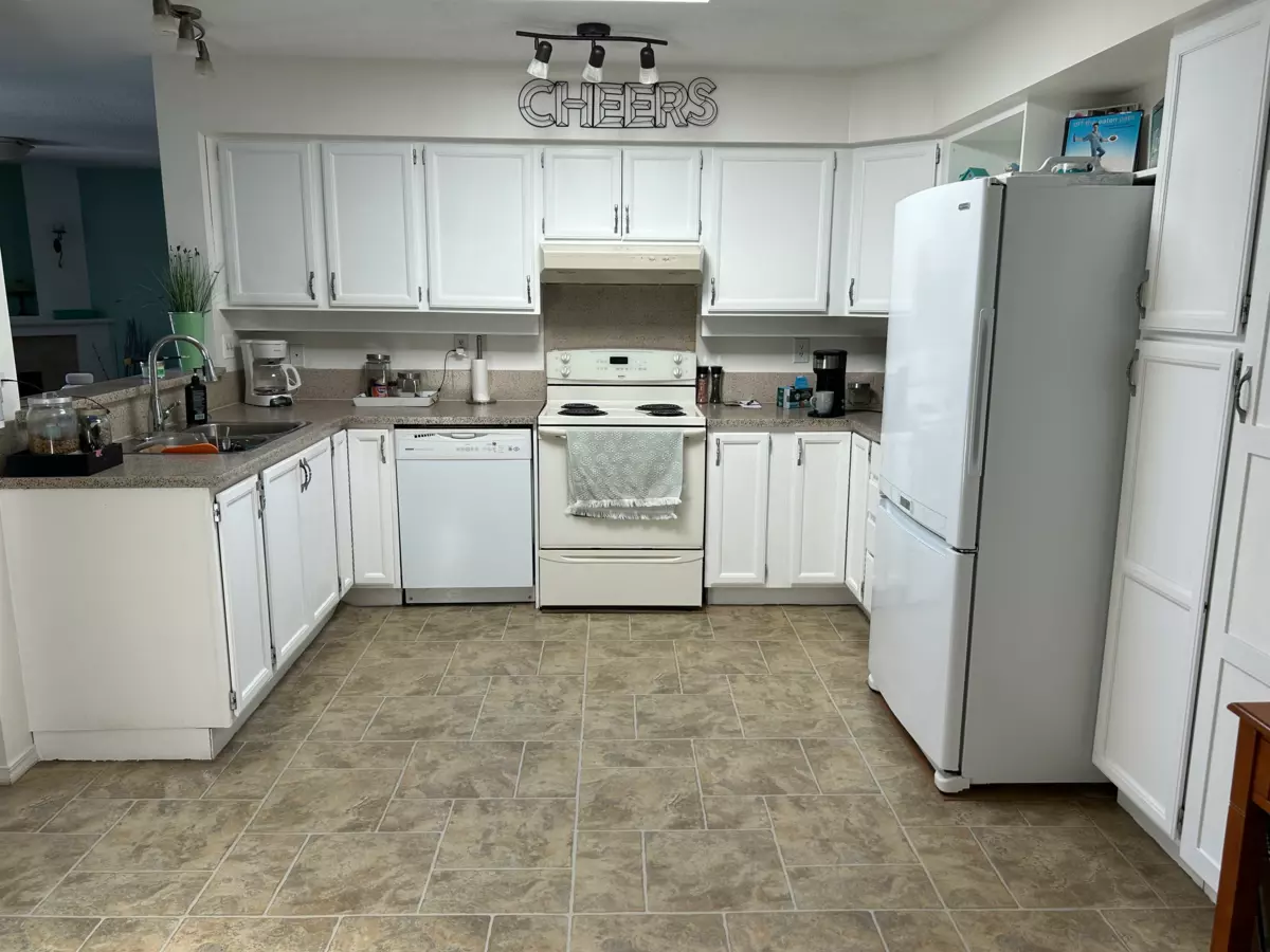 Walk-In Closet Photo of 305 9295 122 Street, Surrey, BC