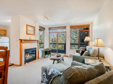 207 8080 Nicklaus North Boulevard, Whistler, BC, Whistler — Apartment/Condo for sale