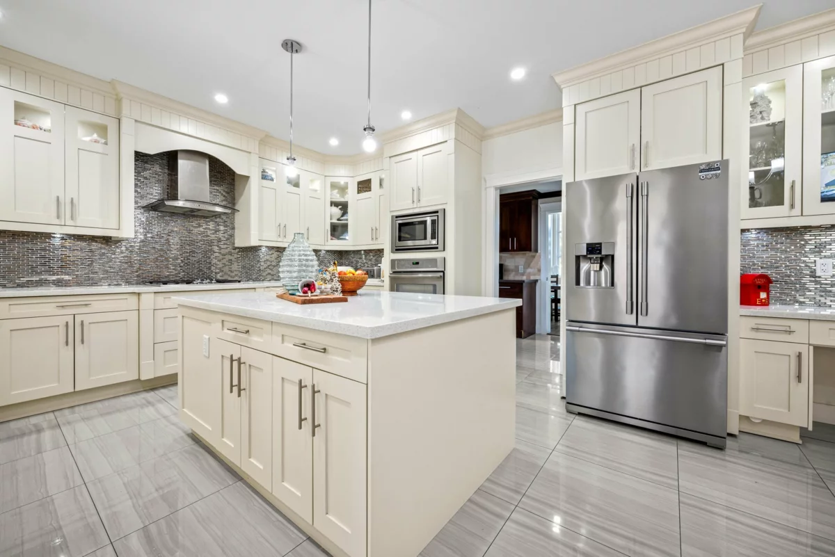 Walk-In Closet Photo of 2365 264 Street, Langley, BC