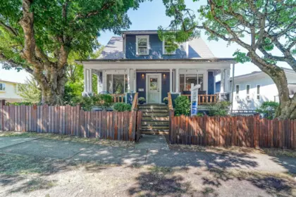1807 E 35th Avenue, Vancouver, BC, Vancouver — Single Family Residence for sale