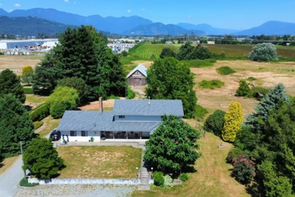 44705 Watson Road, Chilliwack, BC, Chilliwack — 4 bed single family residence for sale