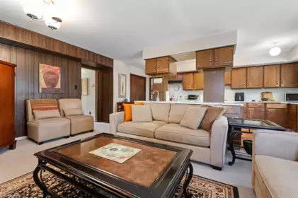 Kitchen Island Photo of 44705 Watson Road, Chilliwack, BC