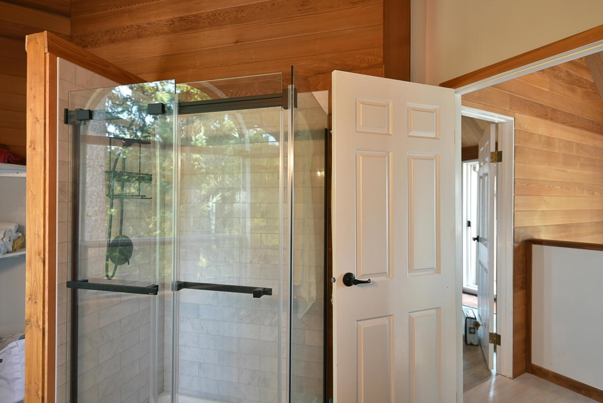 Entry Foyer Photo of 9196 Truman Road, Halfmoon Bay, BC