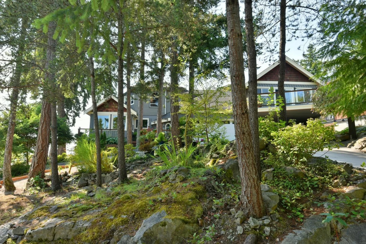 Exterior Front Photo of 9196 Truman Road, Halfmoon Bay, BC