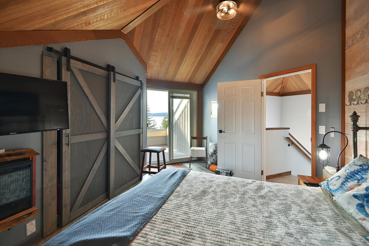 Laundry Room Photo of 9196 Truman Road, Halfmoon Bay, BC