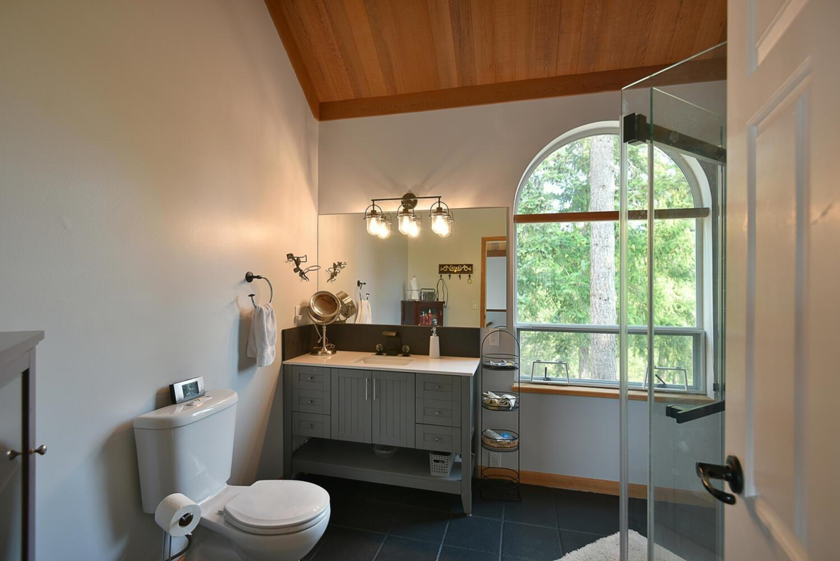 Mudroom Photo of 9196 Truman Road, Halfmoon Bay, BC