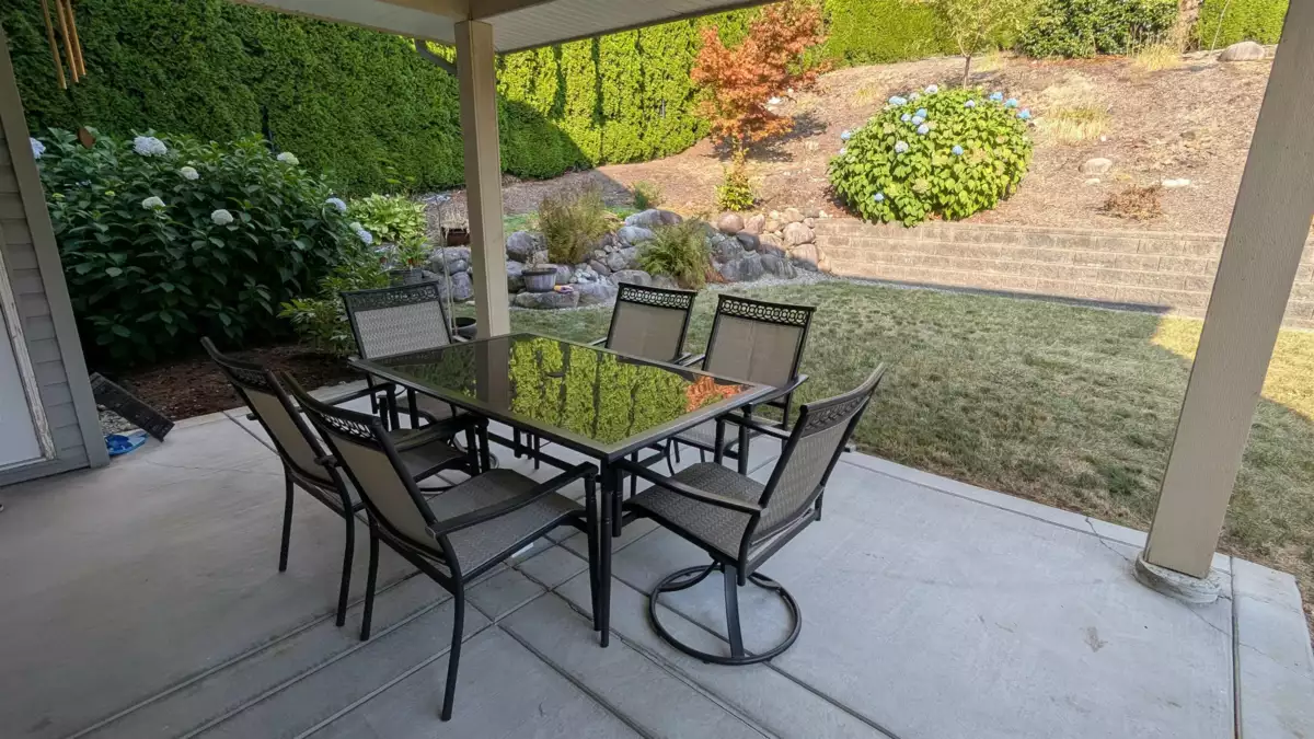 Front Yard Photo of 13368 233 Street, Maple Ridge, BC