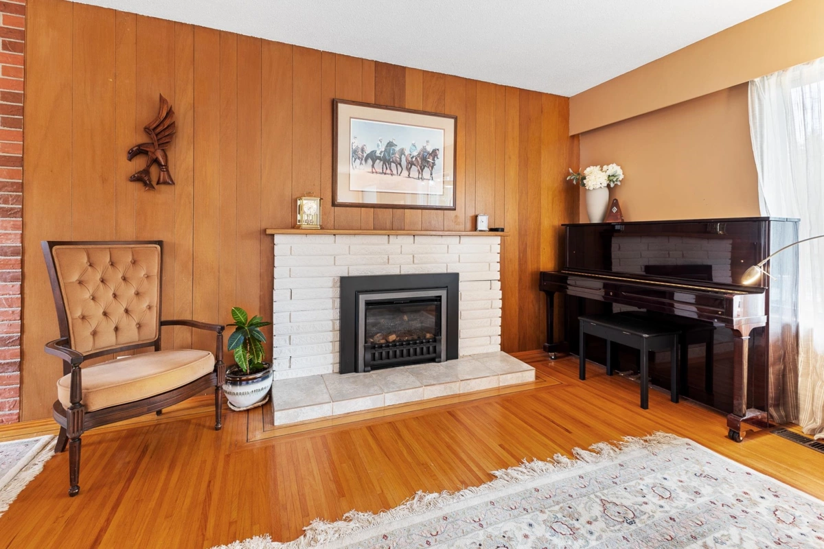 Breakfast Nook Photo of 1626 Oughton Drive, Port Coquitlam, BC