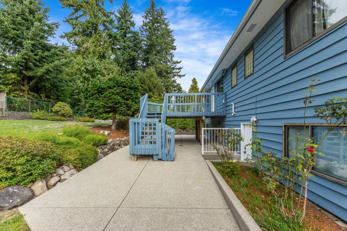 Dining Area Photo of 1626 Oughton Drive, Port Coquitlam, BC
