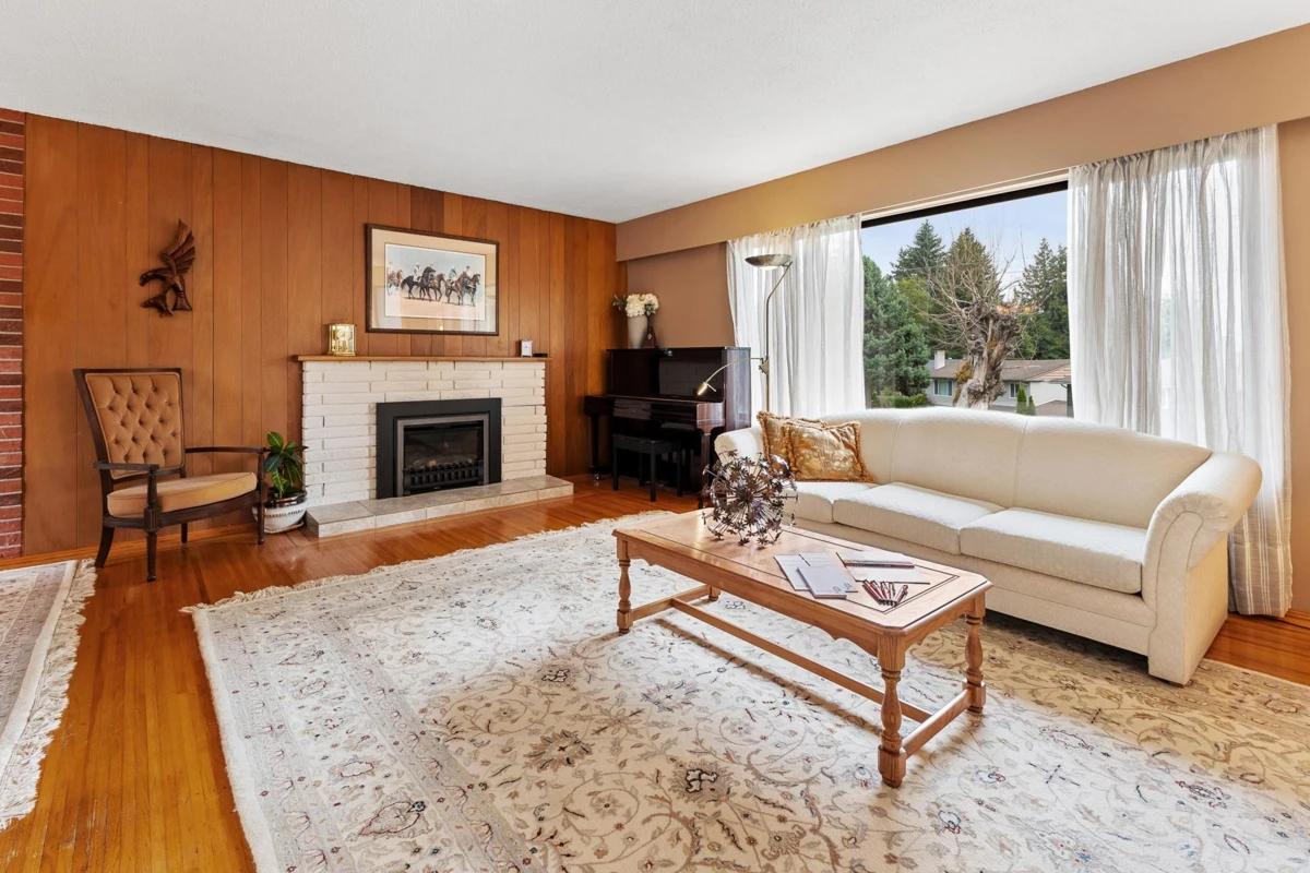 Kitchen Island Photo of 1626 Oughton Drive, Port Coquitlam, BC