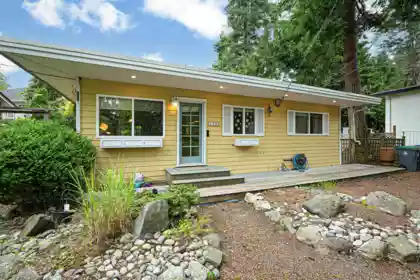 1554 128a Street, Surrey, BC, Crescent Bch Ocean Pk. — 2 bed single family residence for sale