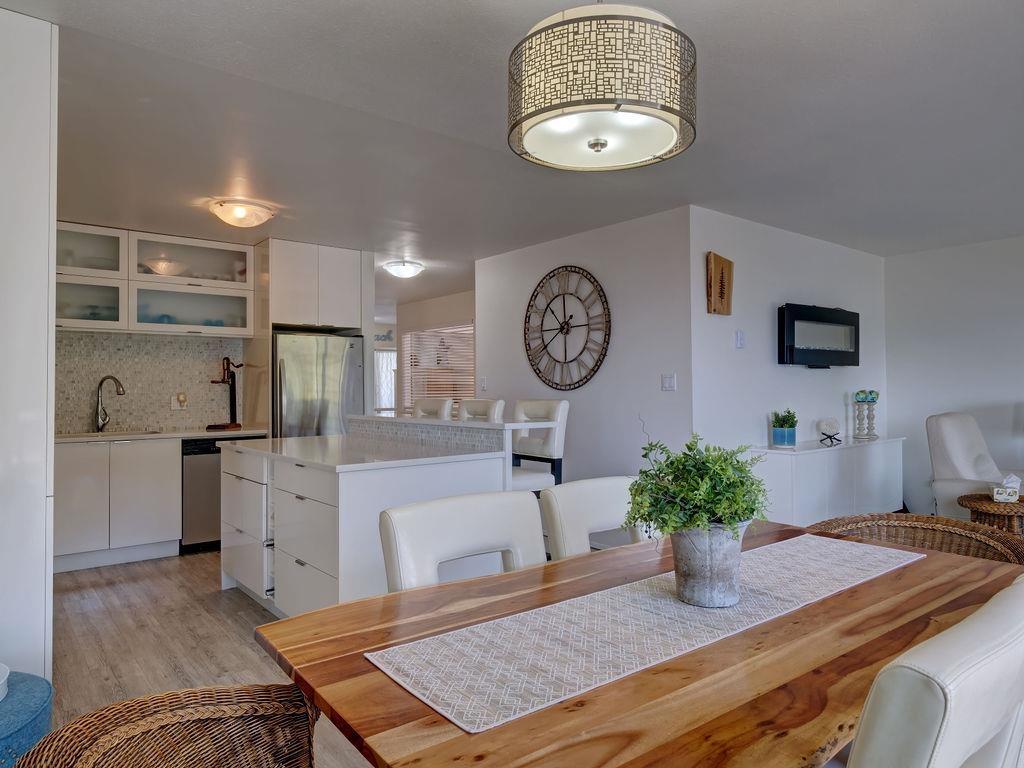 Breakfast Nook Photo of 40 696 Trueman Road, Gibsons, BC