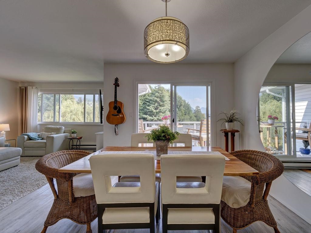 Kitchen Island Photo of 40 696 Trueman Road, Gibsons, BC